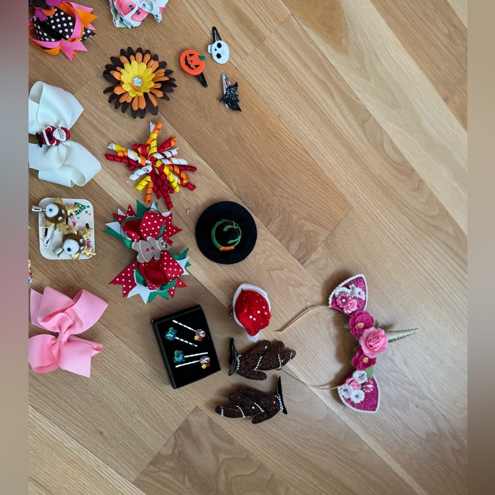 Hair Bows - Picture 3 of 4
